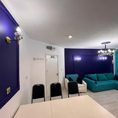 Aparts With Pool And Parking Appartement Baltsjik